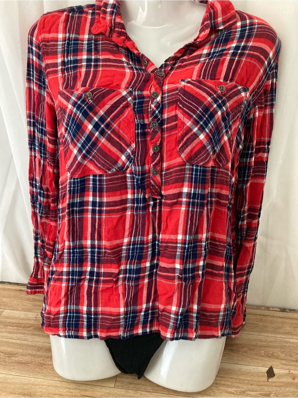 Creeks Red Plaid Flannel Shirt Women’s Size 38 Medium Button Front
